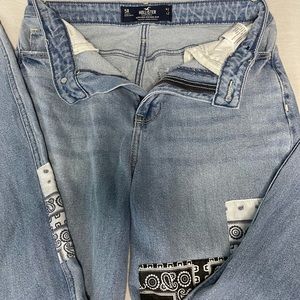Hollister High Rise Mom Jeans 27R
